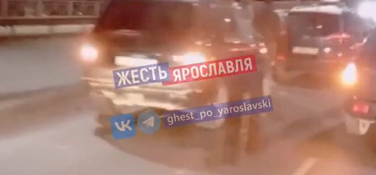 Из-за ДТП жители Заволжского района стоят в пробках