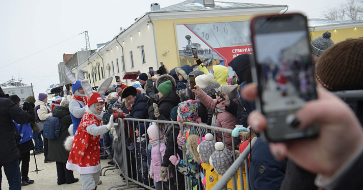 «Это настоящее путешествие в сказку для детей»: что увидели ярославцы в поезде Деда Мороза_230653