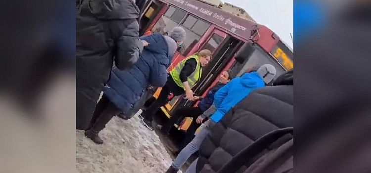«Понаехали!»: в Ярославле произошла авария с водителем автобуса из Санкт-Петербурга