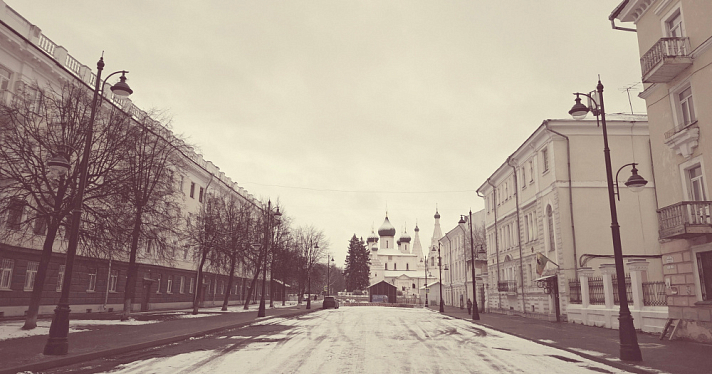 На пяти улицах в центре Ярославля вводят запрет парковки