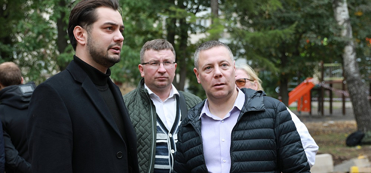 «Задача закончить все объекты в сентябре не снимается»: Михаил Евраев проверил ход ремонта дворов в Ярославле