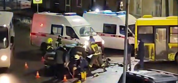 В Рыбинске в ДТП с участием автобуса пострадали три человека