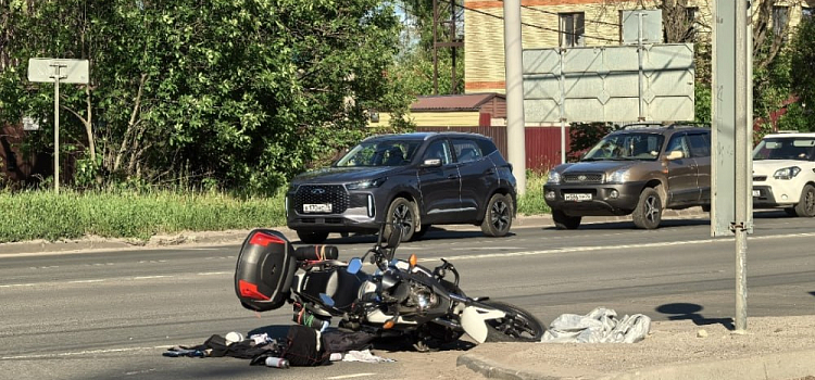В Ярославле мотоцикл столкнулся с иномаркой