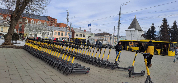 В Ярославле стартовал сезон электросамокатов