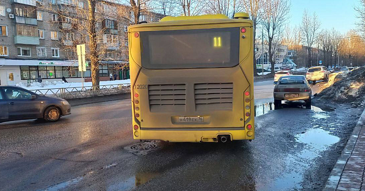«Япоросёнок»: минтранс прокомментировал жалобы ярославцев на грязные автобусы_266831