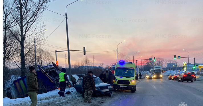 В Ярославле произошло массовое ДТП с участием пяти автомобилей