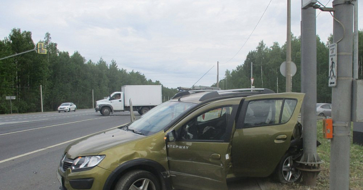 Помогали спасатели: подробности ДТП в Ярославской области