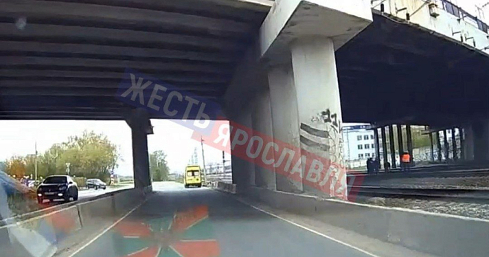 В Ярославле поезд насмерть сбил человека