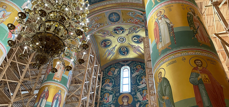 В Ярославле к празднику Успения завершили роспись западной стены кафедрального собора