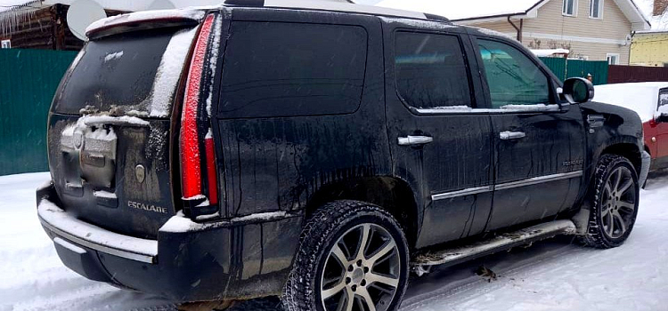 Влез ради него в долги: у ярославца отобрали «Cadillac»