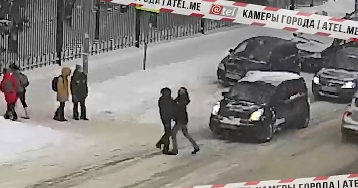 В Ярославской области водитель и пешеход устроили драку прямо на дороге