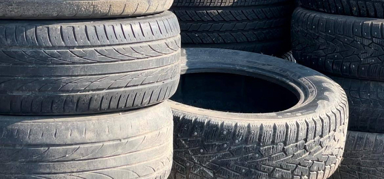 В Ярославле власти призвали горожан сдавать старые покрышки