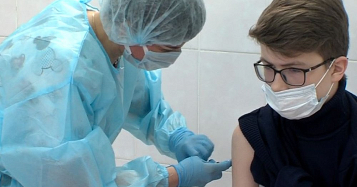 Как переносят? 217 подростков Ярославской области вакцинировались от коронавируса