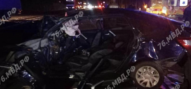 В массовом ДТП под Ярославлем пострадали три человека 