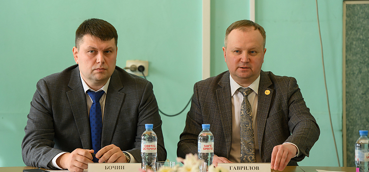В Ярославле обсудили вклад братских народов в победу СССР в Великой Отечественной войне_293871