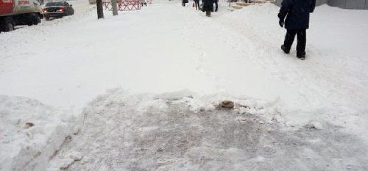  В Ярославле проверили качество уборки территорий, прилегающих к магазинам 