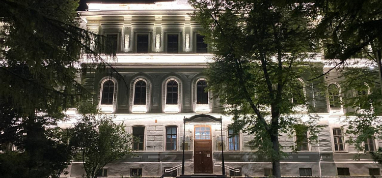 Архитектурная подсветка украсила здание ЯГПУ в Ярославле