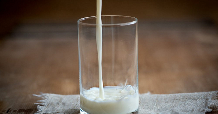 Объём реализации молока в сельхозорганизациях России вырос на 2,8% 