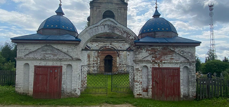 Храмовый ансамбль в ярославской глубинке включили в реестр объектов культурного наследия_308158