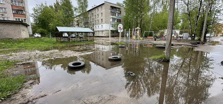 Прокуратура выявила нарушения при благоустройстве двора на улице Пожарского в Ярославле