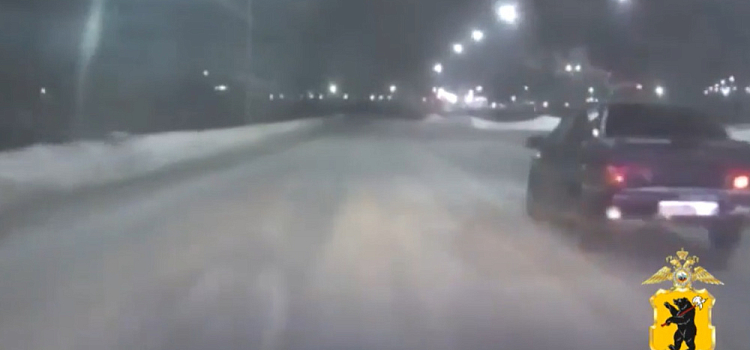 В Ярославле сотрудники ДПС открыли огонь, чтобы остановить молодого лихача