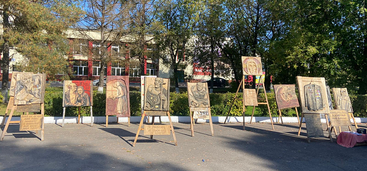 В Пречистом показали резные портреты инвалидов войны из «Бессмертного полка Валаама»_303738