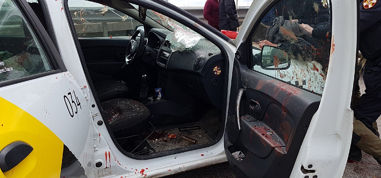 На пассажира, напавшего с ножом на таксиста в Ярославле, завели уголовное дело, его отправили в психиатрическую больницу_157387