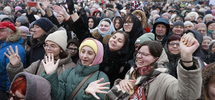 В лучших традициях: десятки тысяч ярославцев приняли участие в масленичных гуляниях_293016