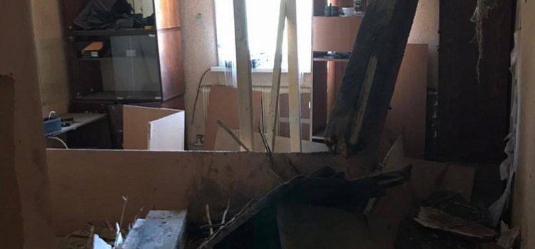 В Ярославле в одном из домов после грозы рухнул потолок