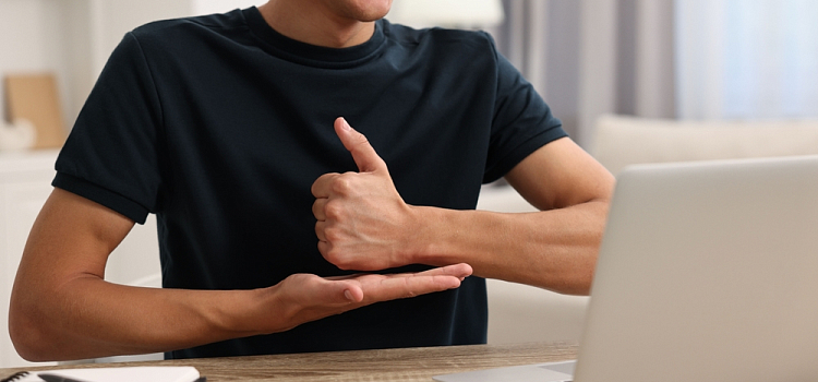 Жители Ярославской области с нарушением слуха смогут пользоваться голосовой связью_312716