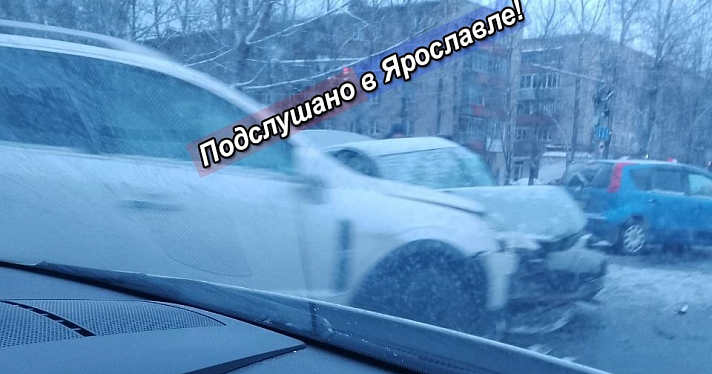 В Ярославле в тройном ДТП погиб молодой мужчина