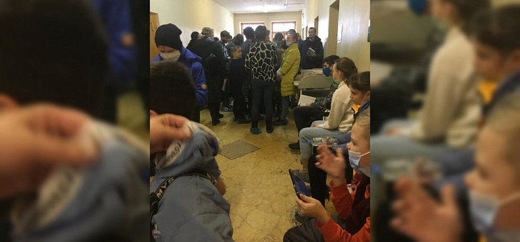 «Женщина оттолкнула подростка»: в поликлинике Ростова подрались пациенты