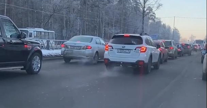 Ярославские водители пожаловались на пробку на проспекте Авиаторов