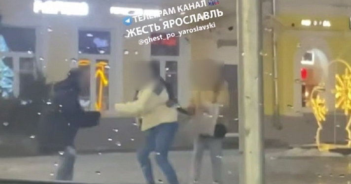 В Ярославле возбудили дело после поножовщины двух девушек у бара