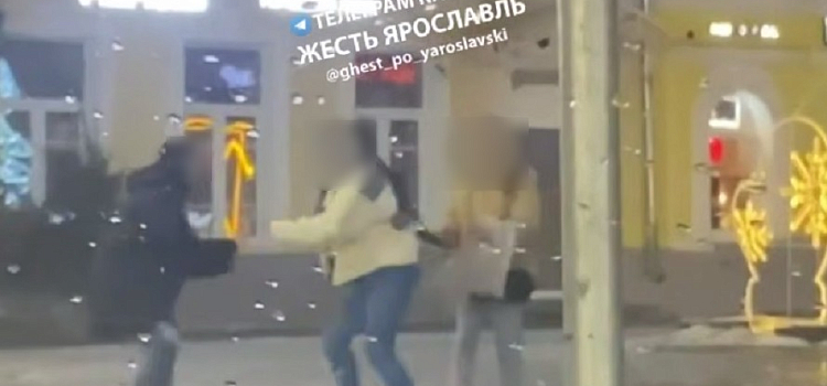 В Ярославле возбудили дело после поножовщины двух девушек у бара