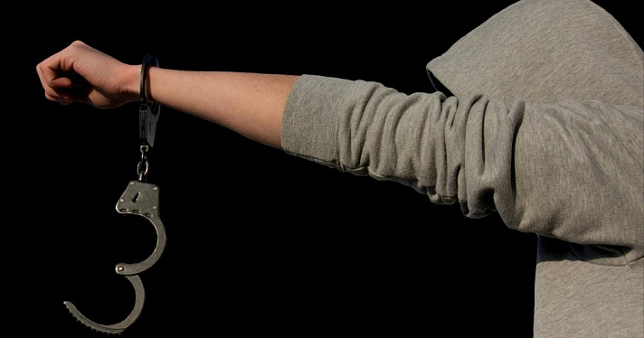 В Ярославской области 20-летний рецидивист похитил у случайных знакомых более 160 тысяч рублей