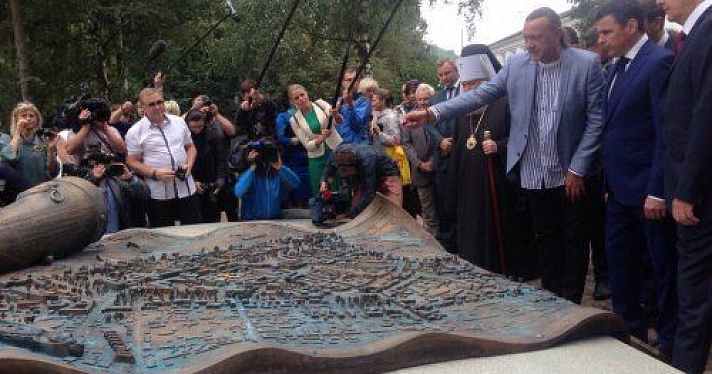 Во время визита Сергея Собянина открыли панно «Карта города Ярославля»