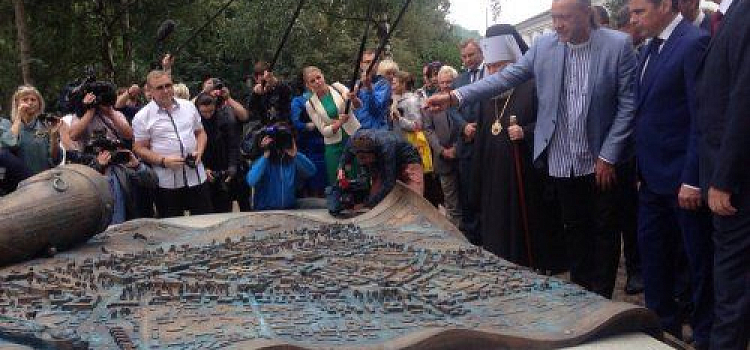 Во время визита Сергея Собянина открыли панно «Карта города Ярославля»