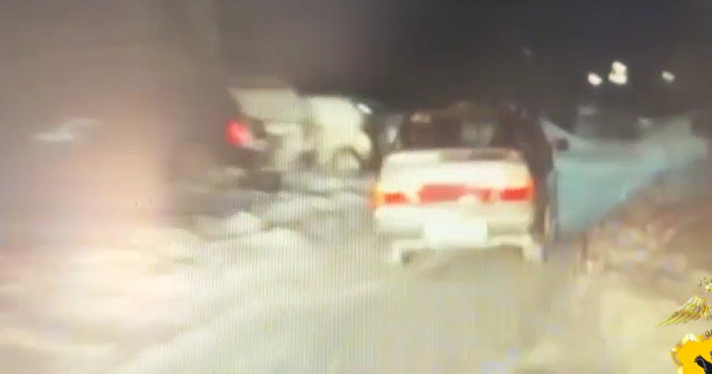 В Ярославле сотрудники ДПС стреляли по автомобилю пьяного водителя без прав