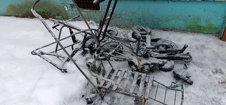 В Ярославле неизвестные подожгли вещи в двух подъездах многоэтажек_308922