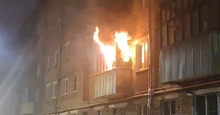 Пили в квартире: два человека погибли при пожаре в многоквартирном доме в Рыбинске