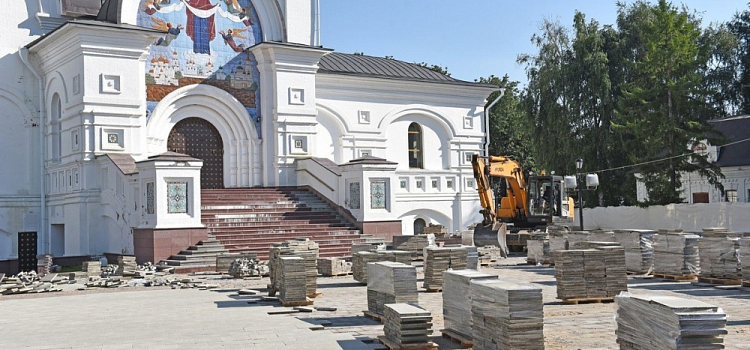 В Ярославле нашли подрядчика, который отремонтирует плитку у Успенского собора
