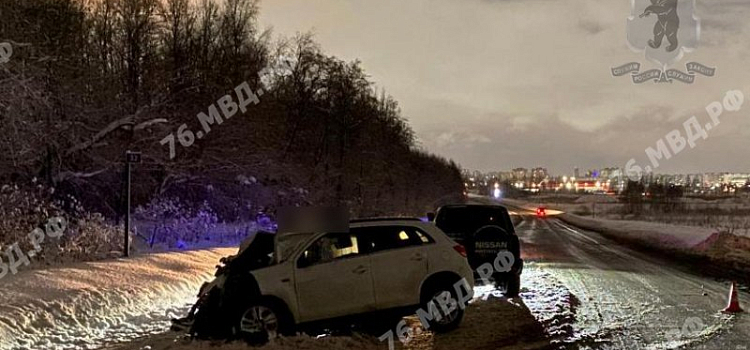 Оба водителя в больнице! В Ярославской области столкнулись две легковушки