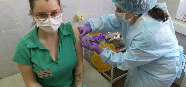 В Роспотребнадзоре рассказали, может ли вакцинация от ковида вызвать бесплодие