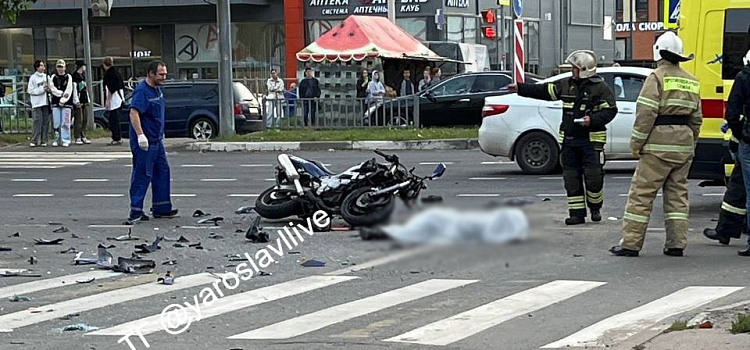 В Ярославле на проспекте Фрунзе погиб мотоциклист_251856