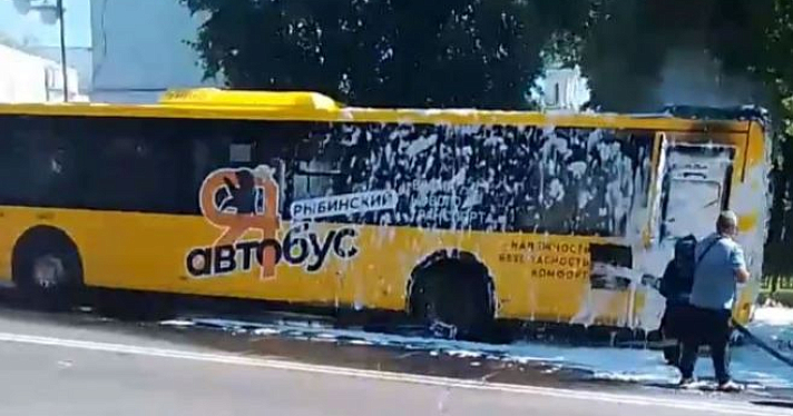 В Рыбинске горел автобус