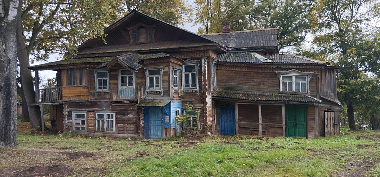 В Ярославской области снесли старинную усадьбу