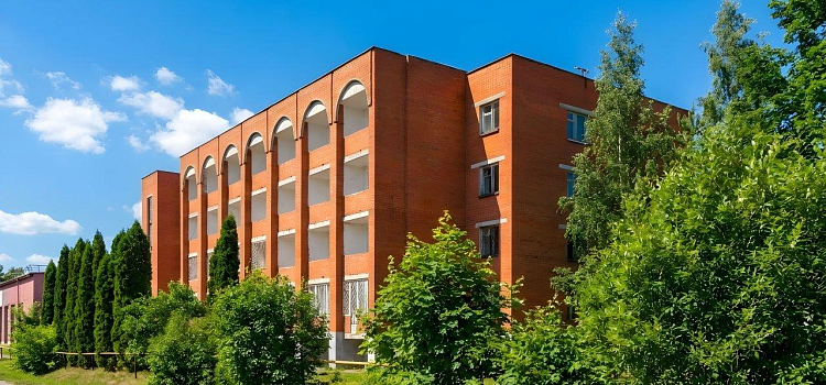 В Данилове продали бывшую райбольницу за 5,8 миллиона рублей — ранее за неё просили 82 миллиона_325110