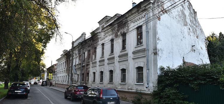 В Ярославле на торги выставили здание богадельни купца Вахрамеева_301706