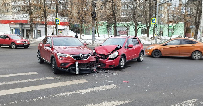Три аварии в Ярославле привели к утренним пробкам